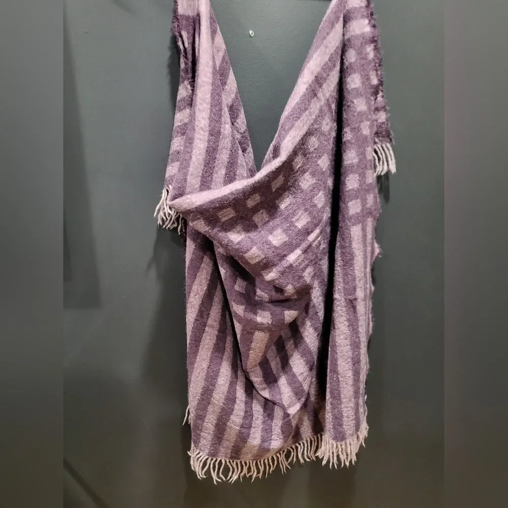 Pacas Purple Fringe Throw Blanket 100% Baby Alpaca 50x47 Lightweight
